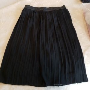 Black fun flowy skirt